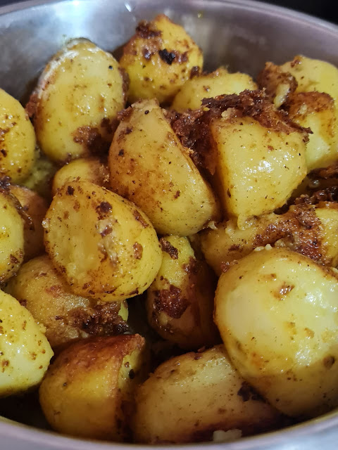 Dum Aloo / Aloo Dum Recipe