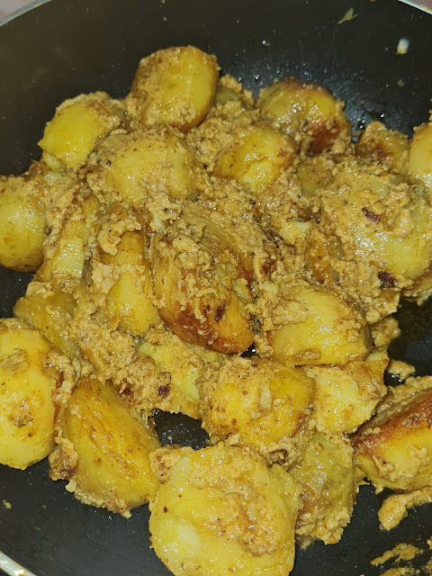 Dum Aloo / Aloo Dum Recipe