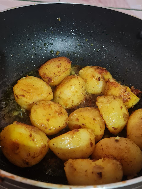 Dum Aloo / Aloo Dum Recipe
